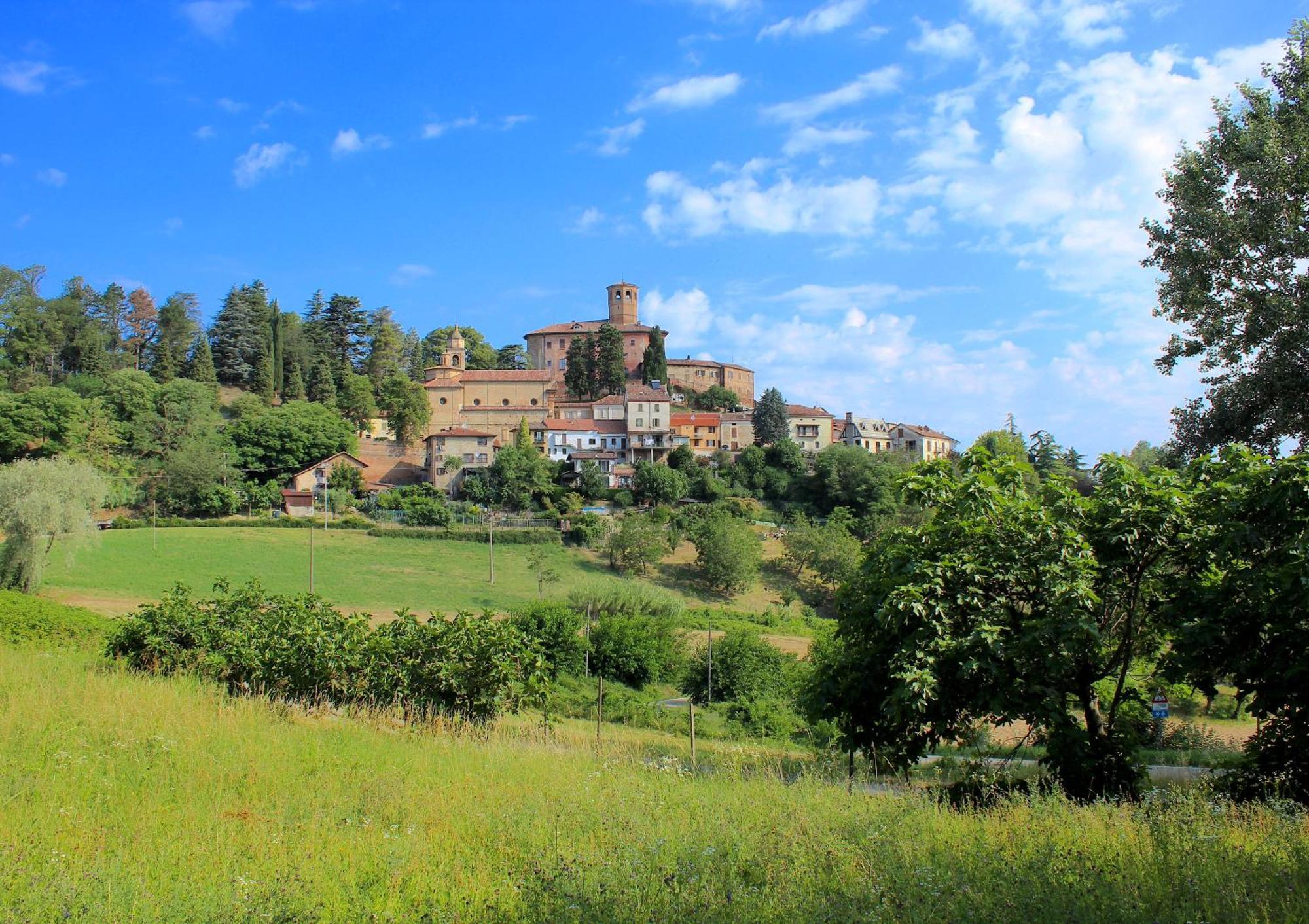 فيلا Amazing Langhe And Monferrato | House With Garden Calamandrana المظهر الخارجي الصورة